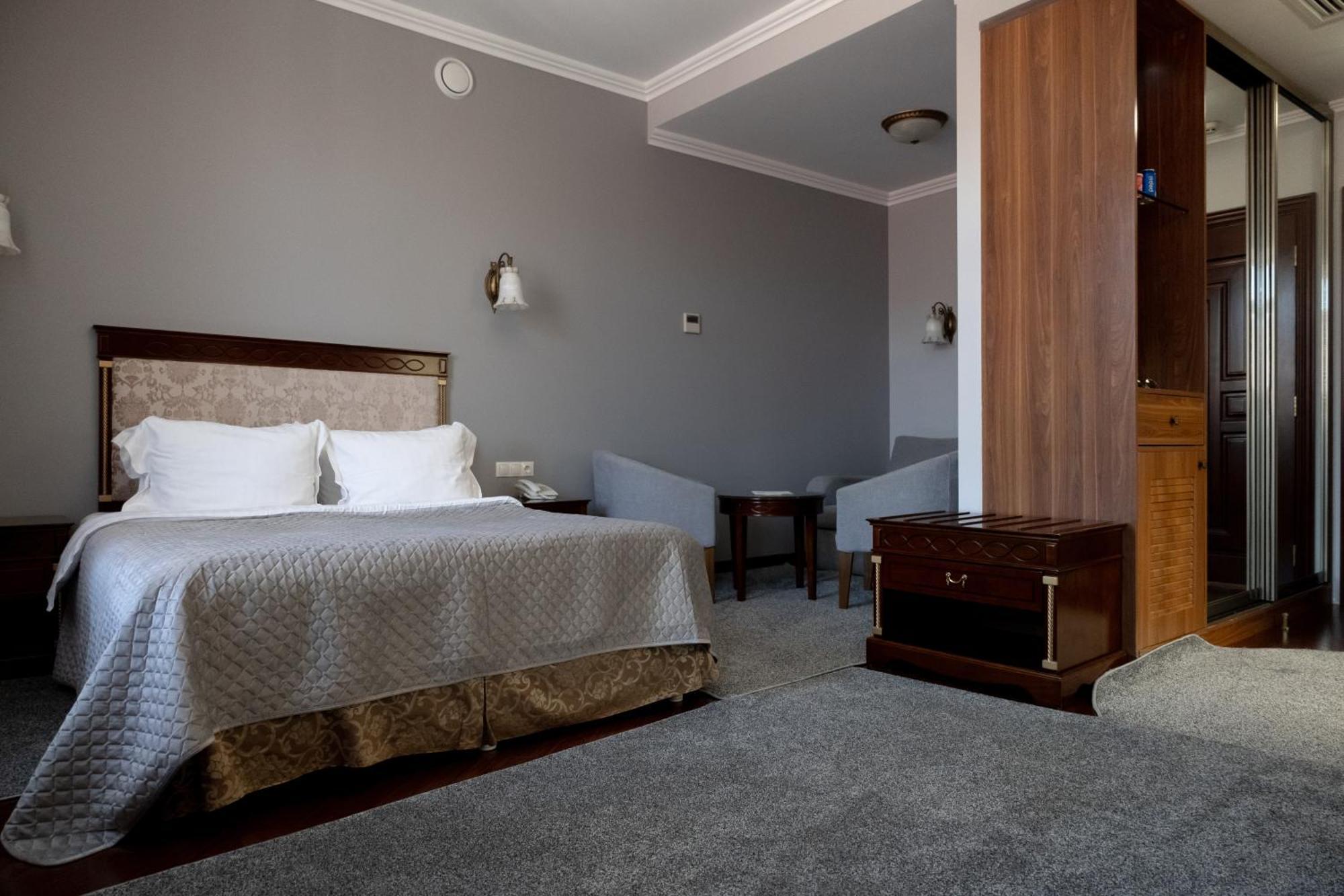 צ'רנוביץ Allureinn Hotel And Spa מראה חיצוני תמונה