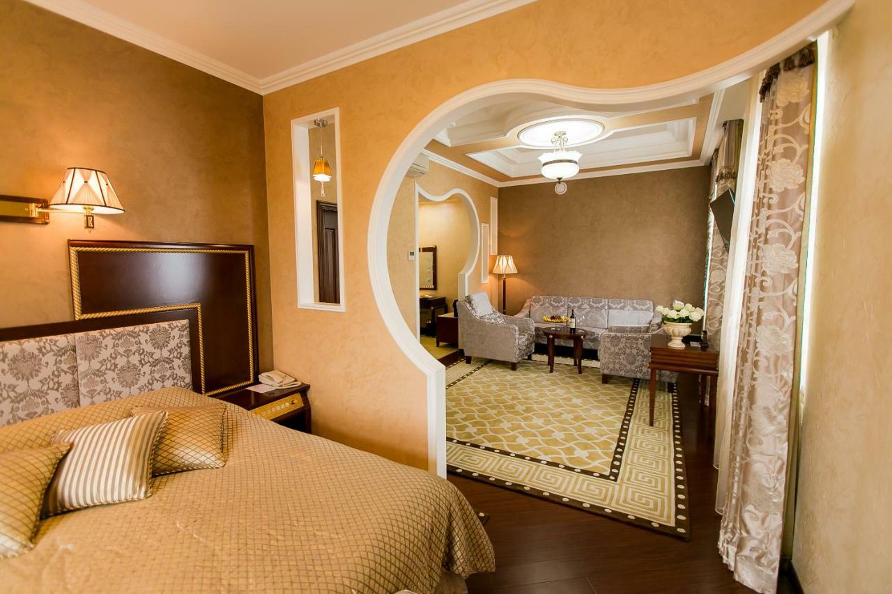 צ'רנוביץ Allureinn Hotel And Spa מראה חיצוני תמונה