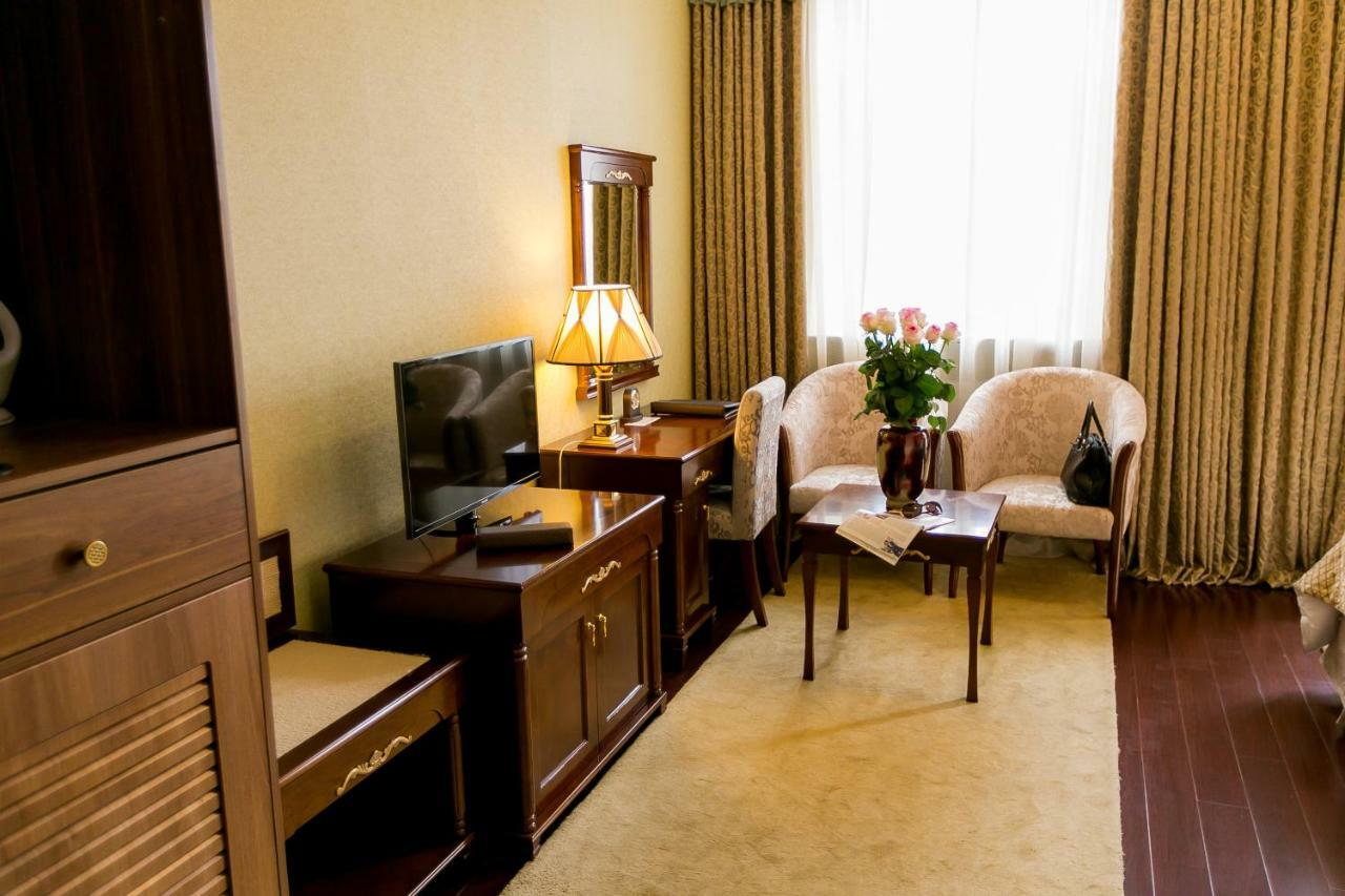 צ'רנוביץ Allureinn Hotel And Spa מראה חיצוני תמונה