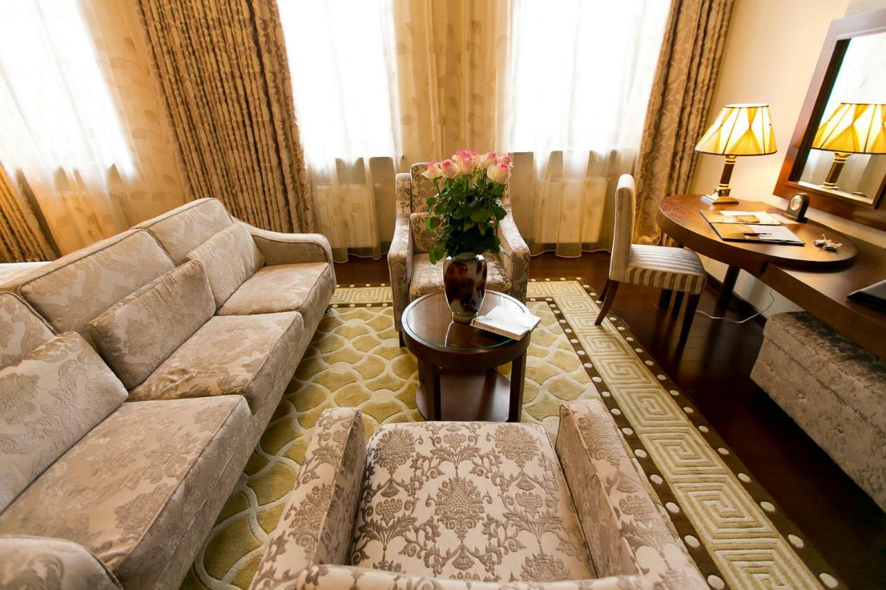 צ'רנוביץ Allureinn Hotel And Spa מראה חיצוני תמונה